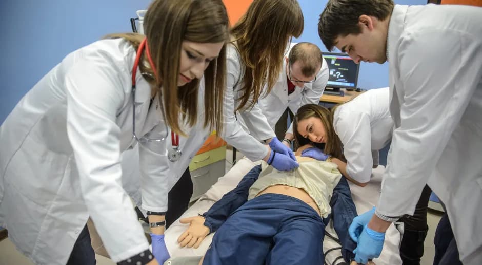 Ile kosztują studia medyczne? Sprawdź ceny w polskich uczelniach