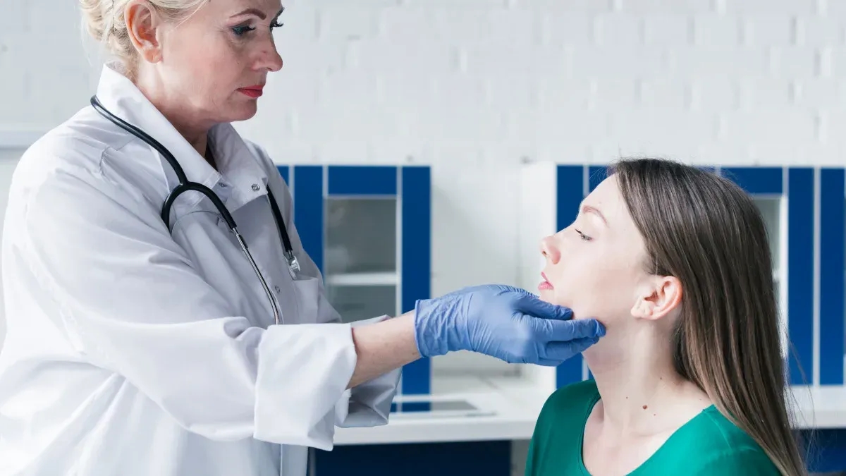 Ile zarabia lekarz rodzinny? Zaskakujące różnice w wynagrodzeniach